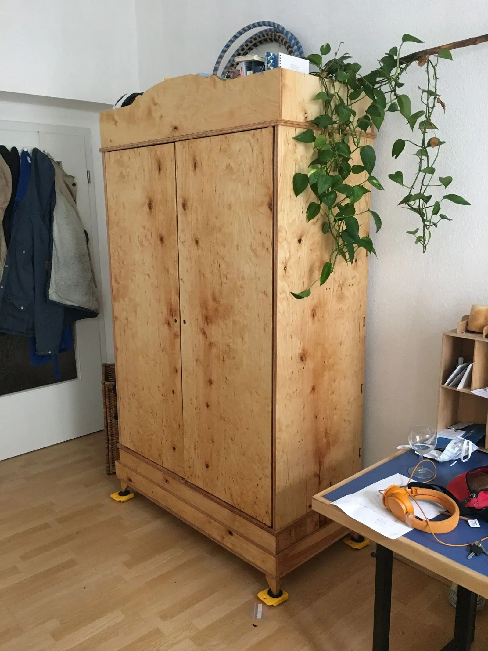 Schrank 1